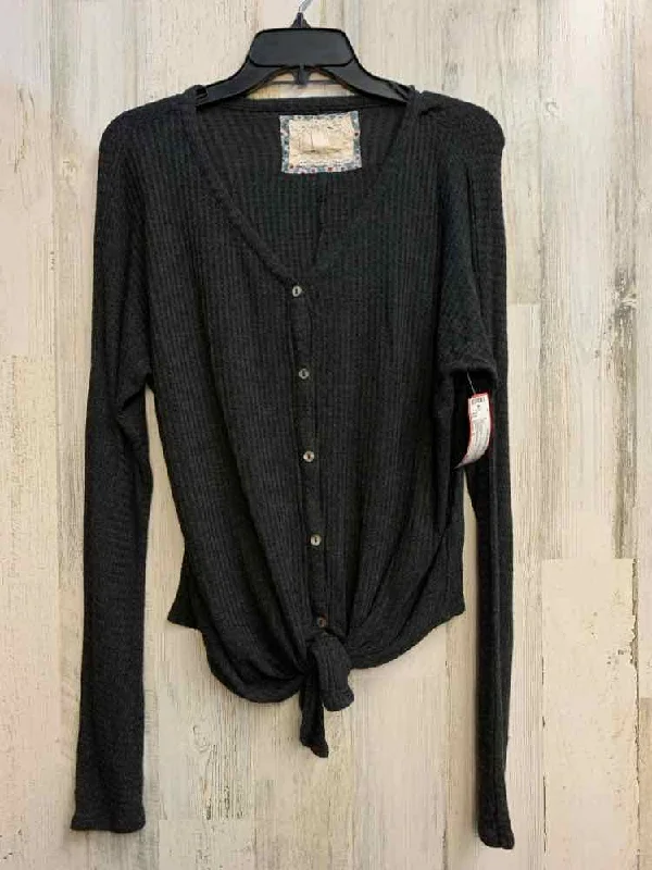 PRE-OWNED CUPIO Tops Size S Black LONG SLEEVES TOP/V-NECK BUTTON UP