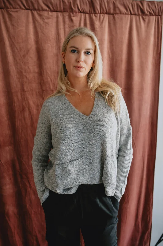 The Robin Pocket Sweater - Grey